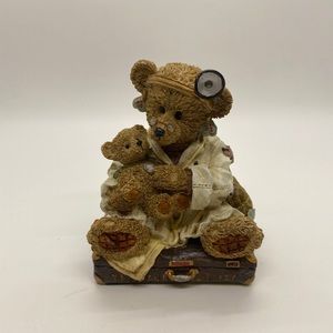 Resin figurine, bears and friends - the journey starts with one step
